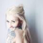 Jessica Svartvit, tattoo model