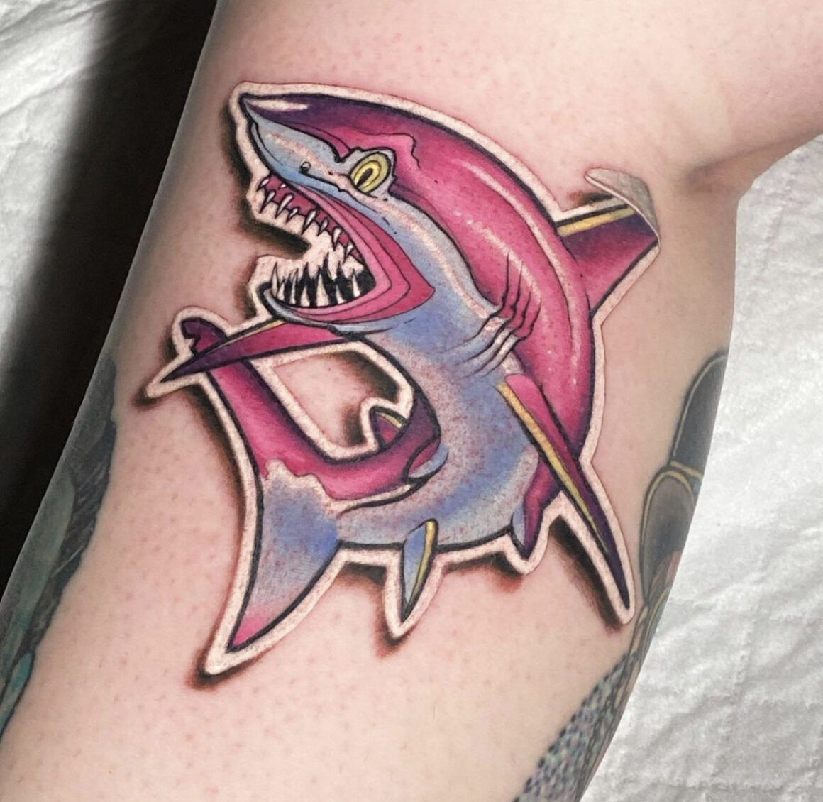 10 Astonishing examples of traditional shark tattoo