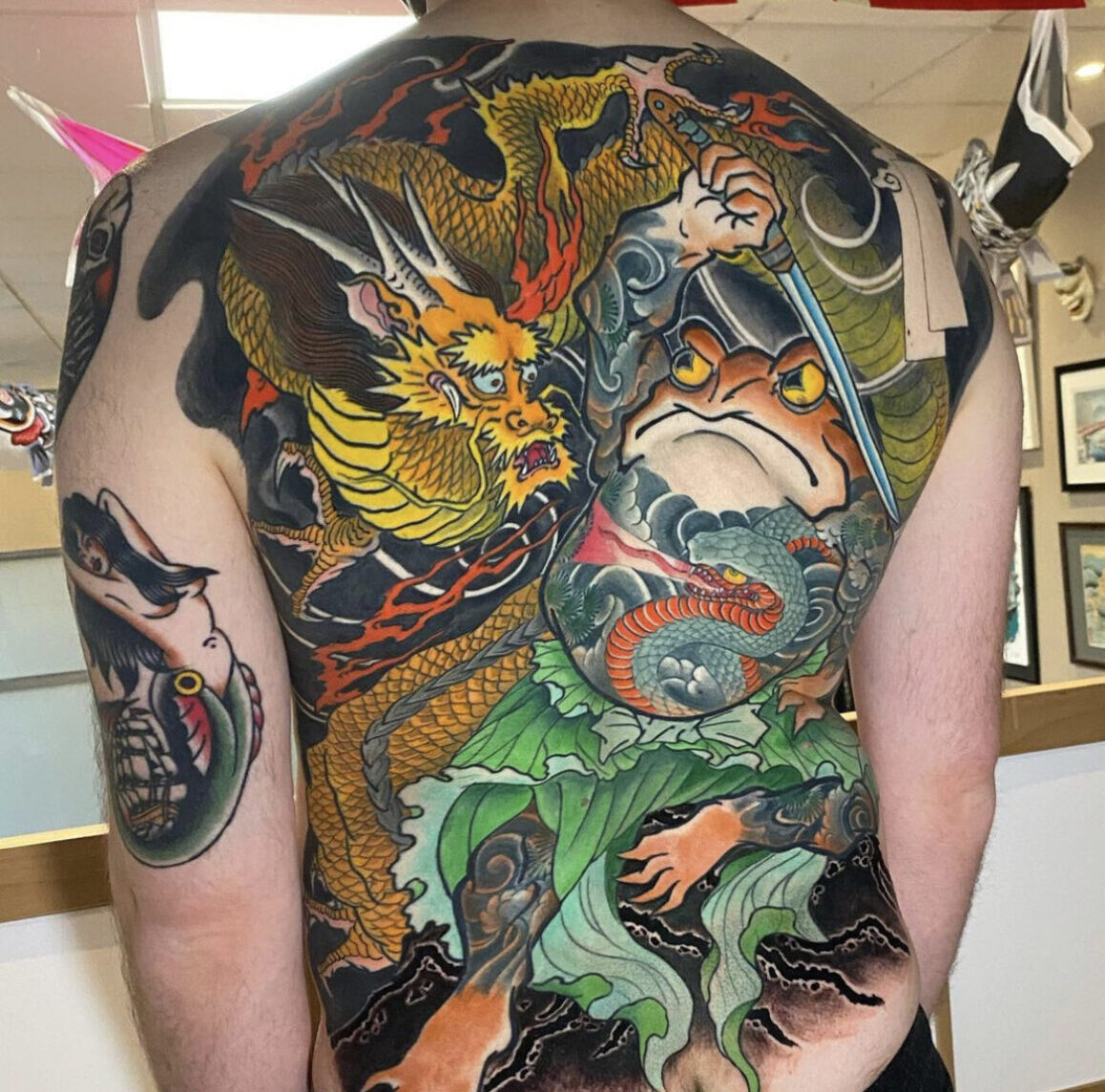 Tattoo artist turns Warhammer 40k Horus and Khârn into frogs  Wargamer