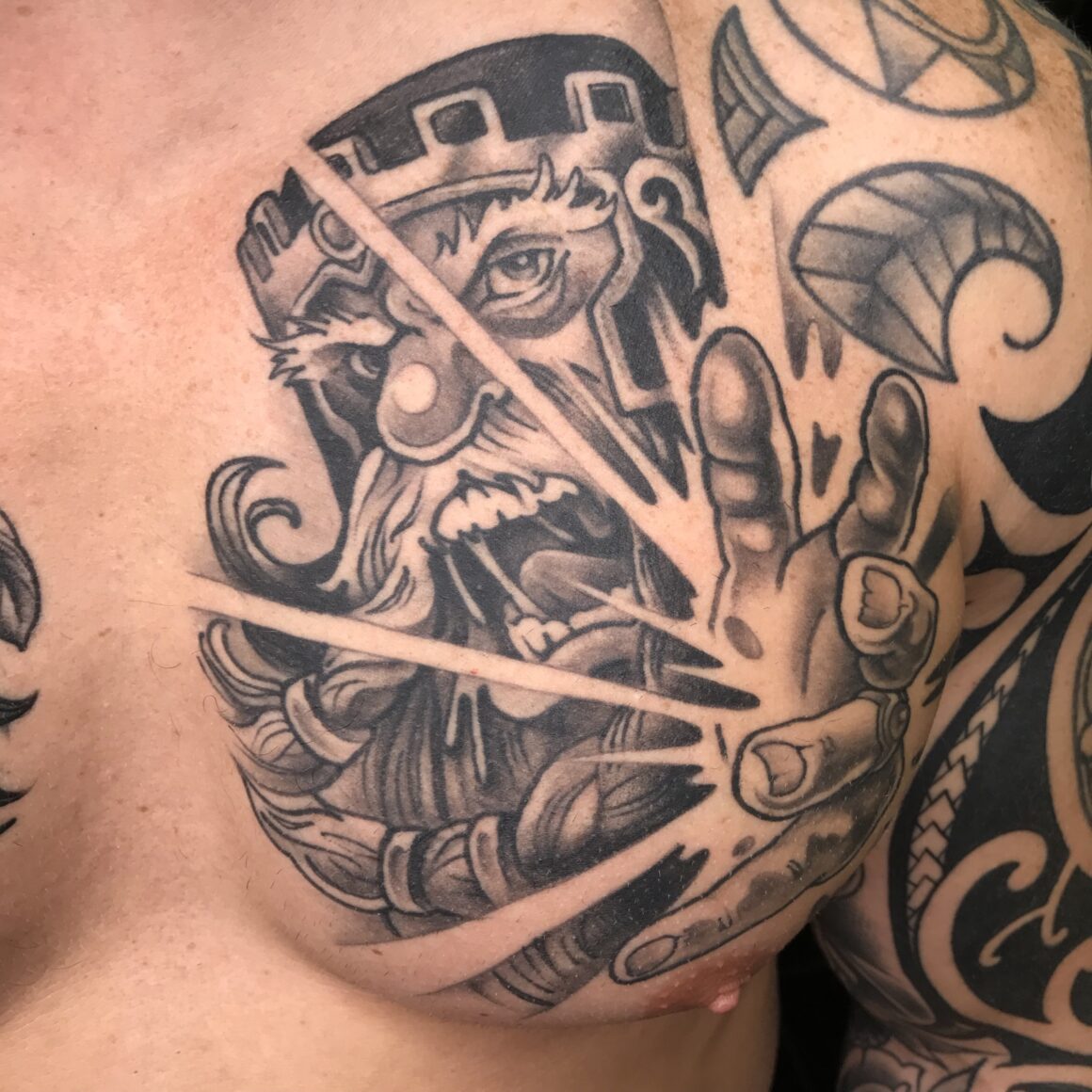 Loz, Circle of Swords Tattoo Studio, Worcester (UK)_1