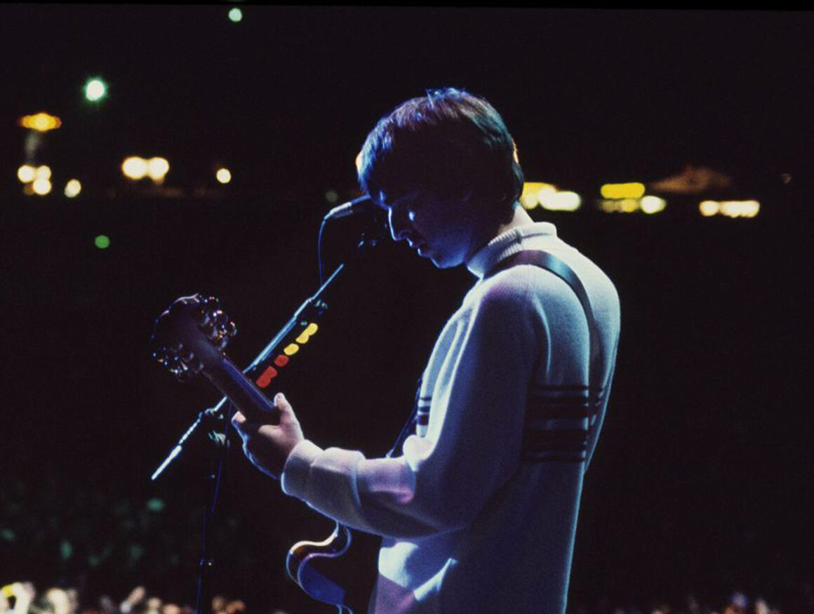 Oasis, photo by Jill Furmanovsky OA Knebworth 10 Aug 96