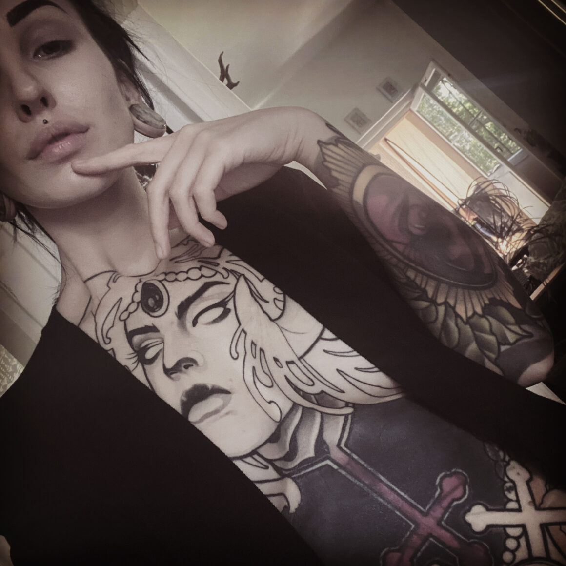 TATTOOSORG  Daisy Tattoo Iris Tattoo Studio  Miami