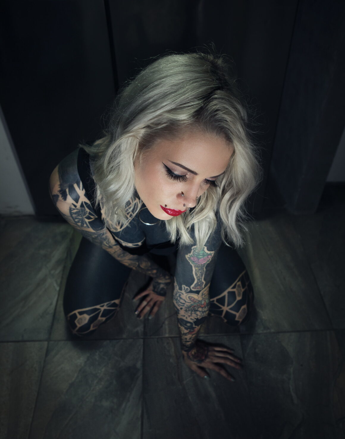 Klara, modelo tatuadora húngara