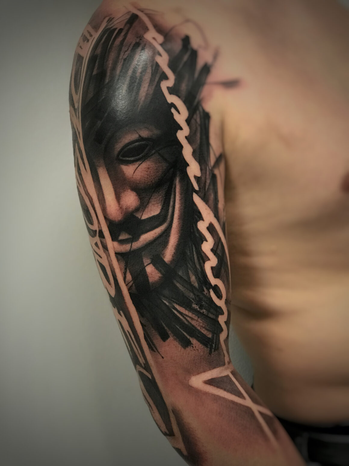 Tattoo by Stef Krief, @stef_illusion_of_light