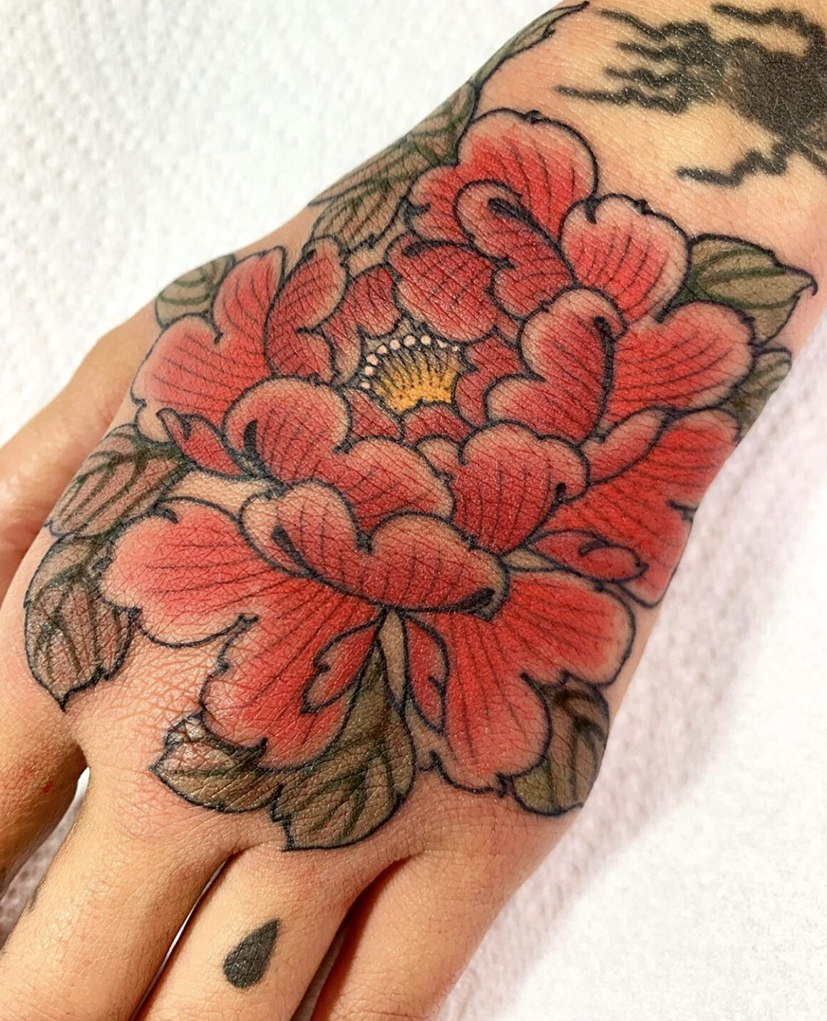 Peony  Japanese tattoo by Caio Piñeiro  Tatouage de pivoine japonaise  Tatouages japonais traditionnels Tatouage intégral