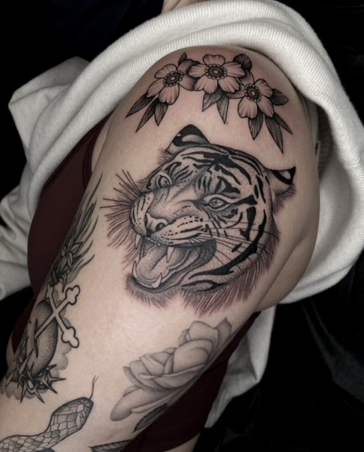 Tattoo by Sarah Herzdame, @herzdame