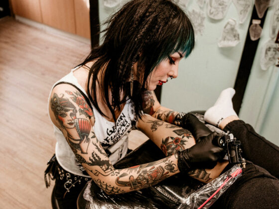 Moira Ramone, tattoo artist, @moira.ramone
