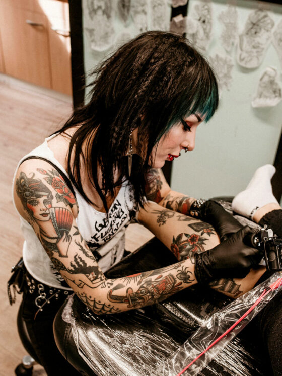 Moira Ramone, tattoo artist, @moira.ramone