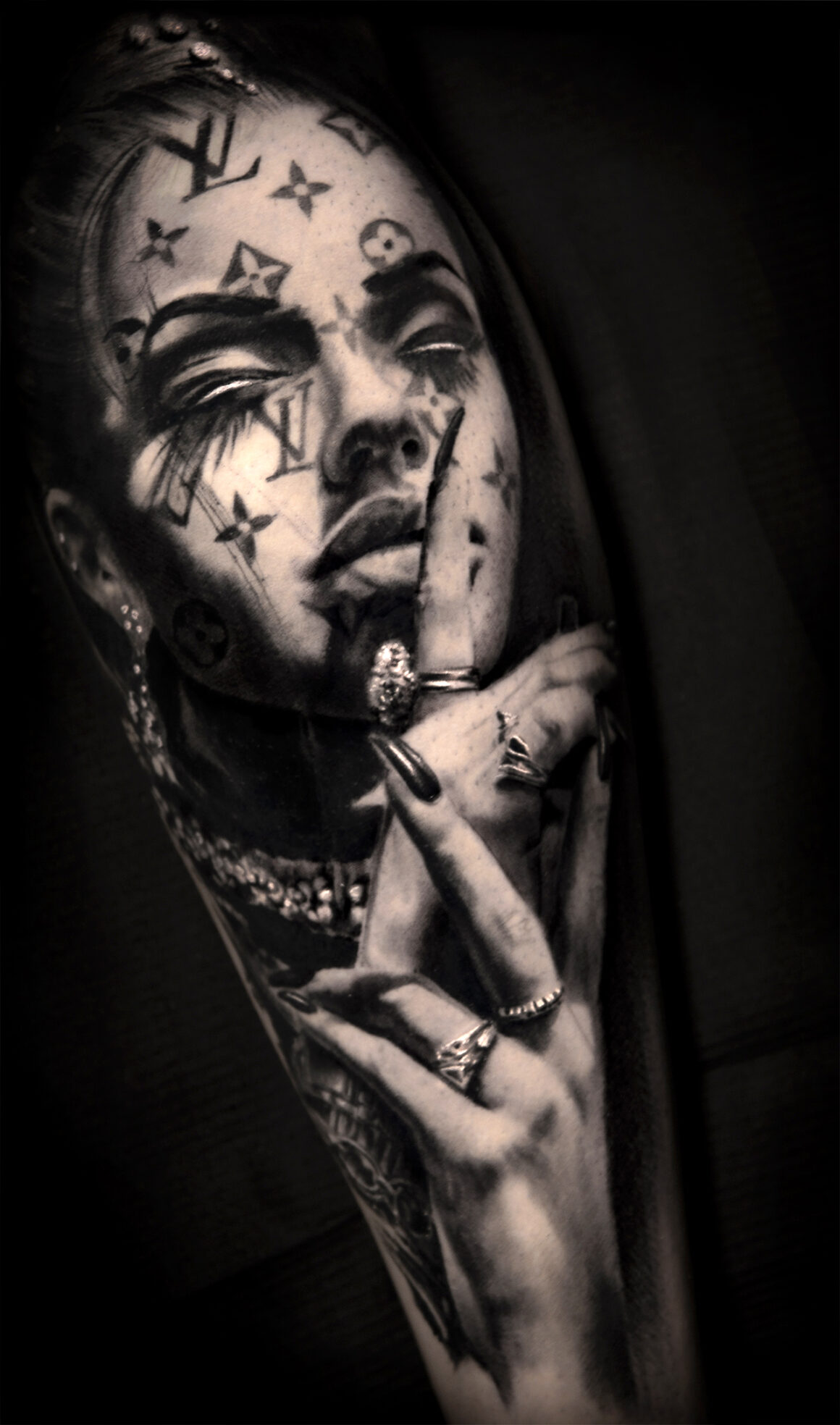 Pascal Malorni Reniere, Electric Grizzly Tattoo