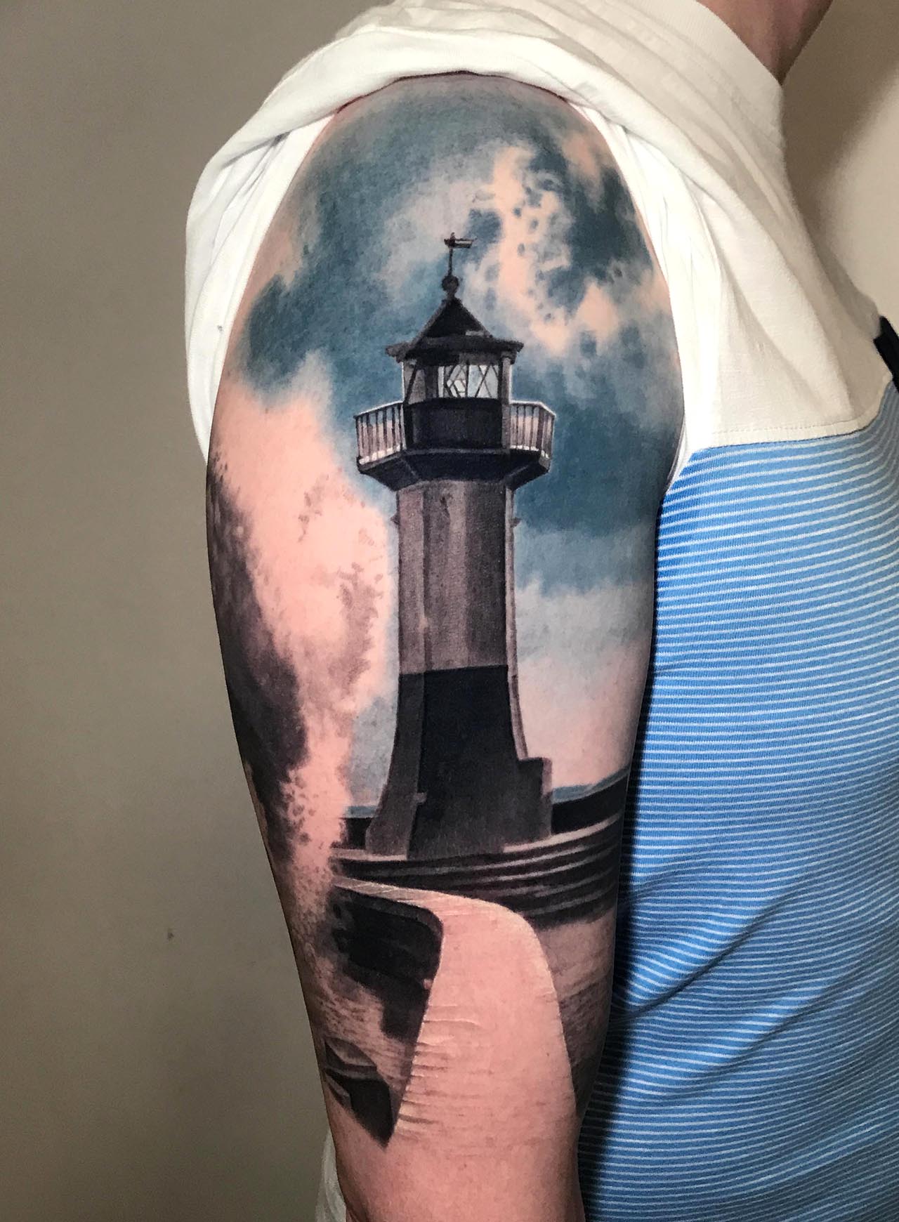 Tattoo by Lisa Ammer, @lisaammertattoo