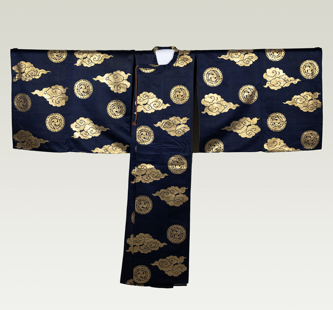 Awase Kariginu, 19th century, Silk, gold, paper, Venice, Museum of Oriental Art