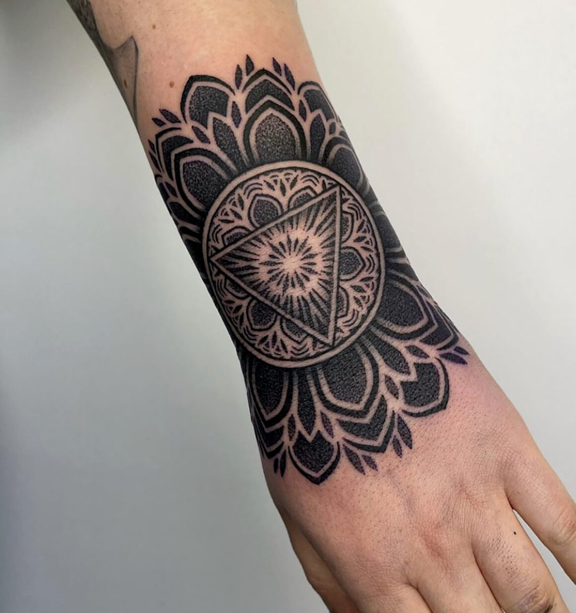 Tattoo by Tamara Lee, @tamaraleedot