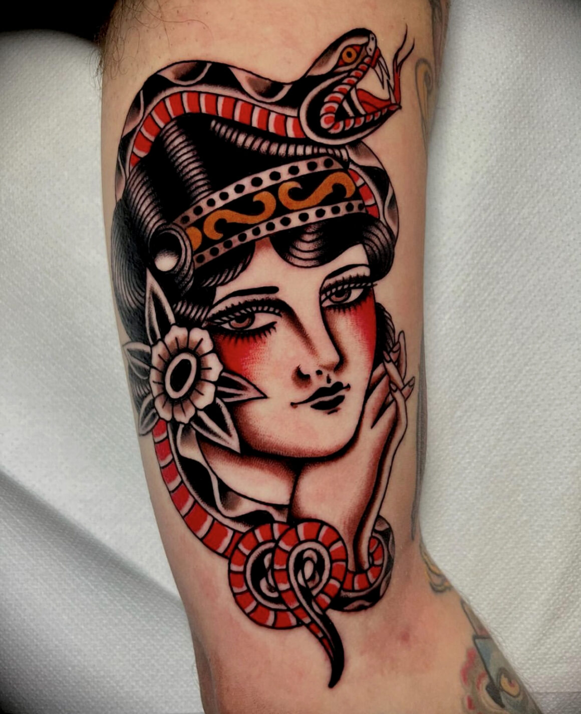 Tatouage par Gaia Leone, @gaialeone_ht