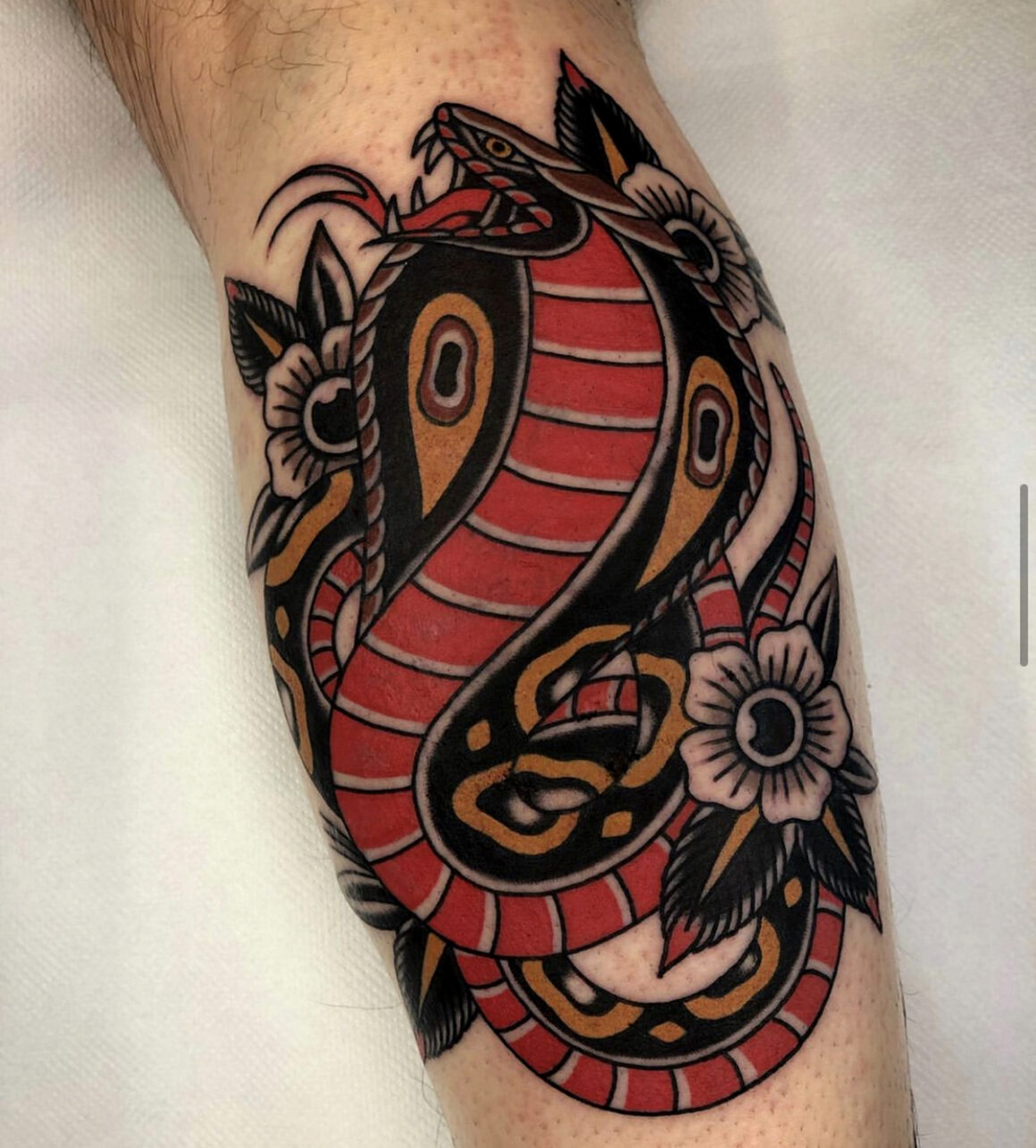 Tatouage par Gaia Leone, @gaialeone_ht