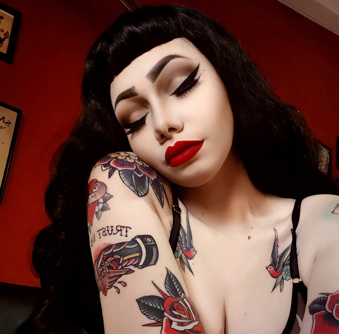 Pin up girl with tattoos model
