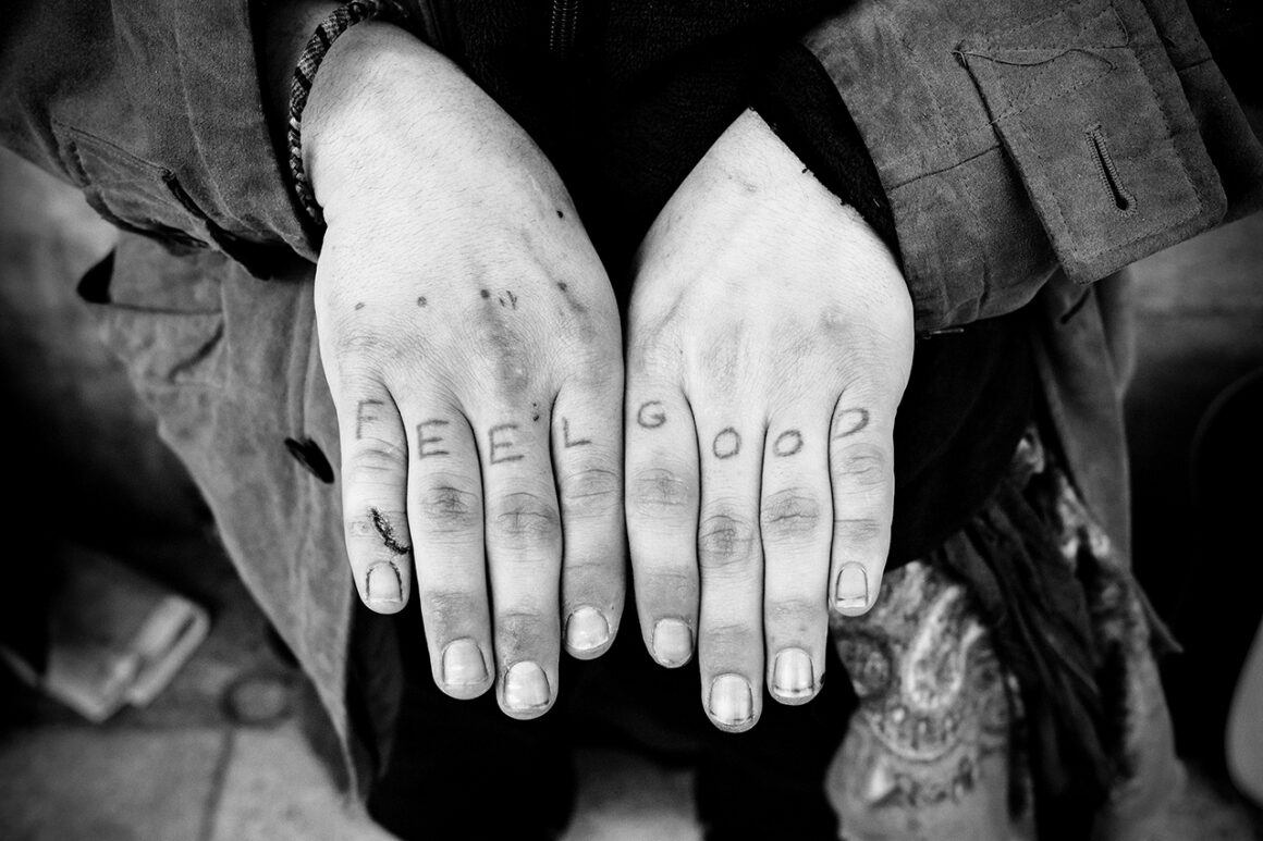 Feel Good, the young homeless Luca, photo by Brice Gelot NSD 51/50