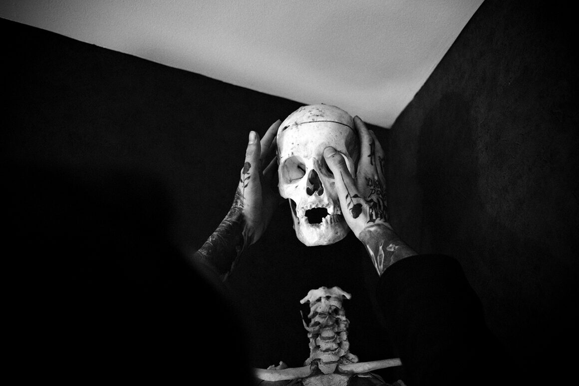Black Contrast Tattoo Shop, photo by Brice Gelot NSD 51/50
