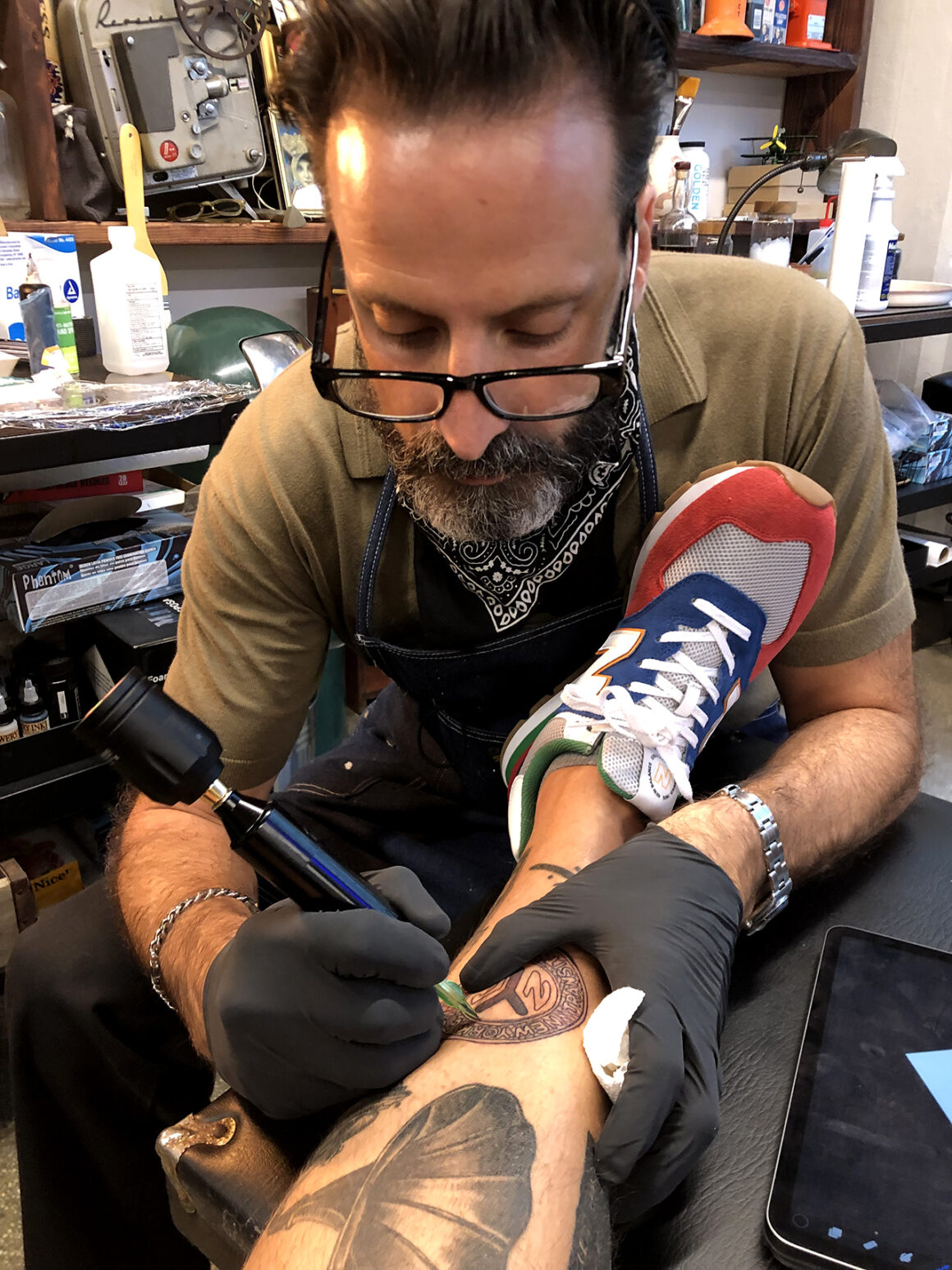 Kaves, tattoo artist, @misterkaves