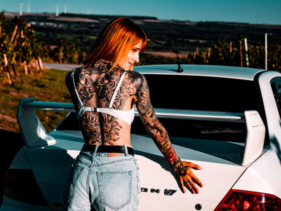 Lindsay Bouzek, Tattoo model, @xlindsay_bzkx
