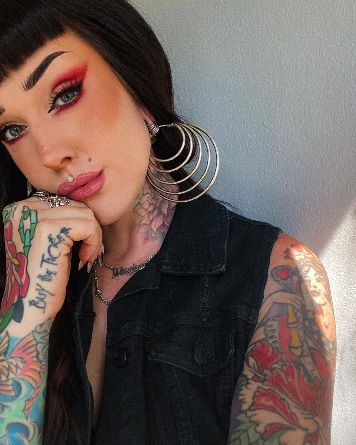 Meghan Ceallaigh, a tattooed girl colourful and bright - Tattoo Life