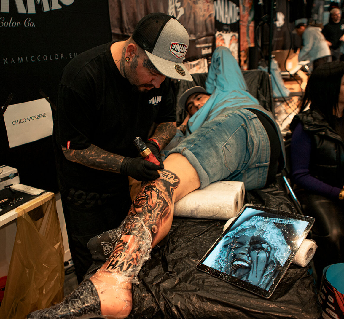 Convention de tatouage des dieux de l'encre, ph.  crédit @mauropaladini_