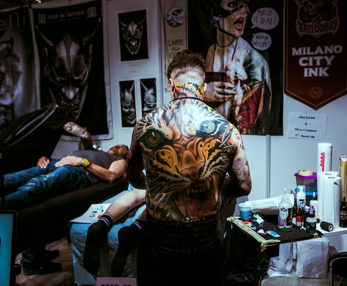 Convention de tatouage des dieux de l'encre, ph.  crédit @mauropaladini_