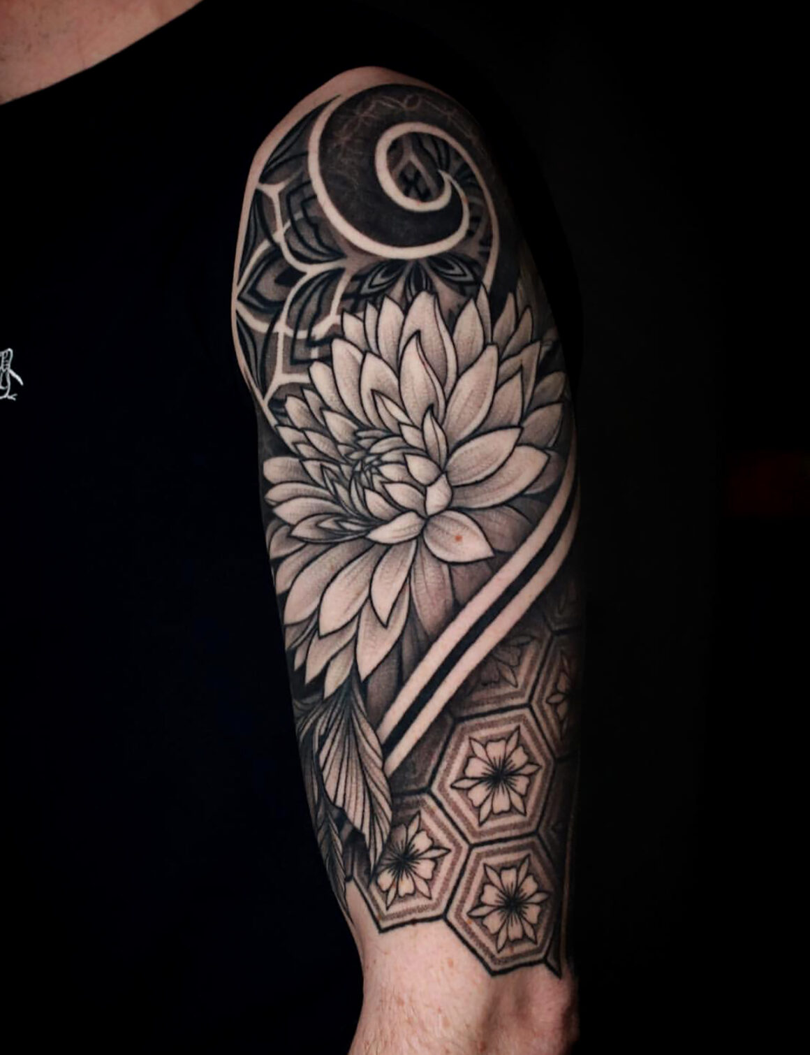 GEMMA PINNER, Studio de tatouage collectif Dark Horse