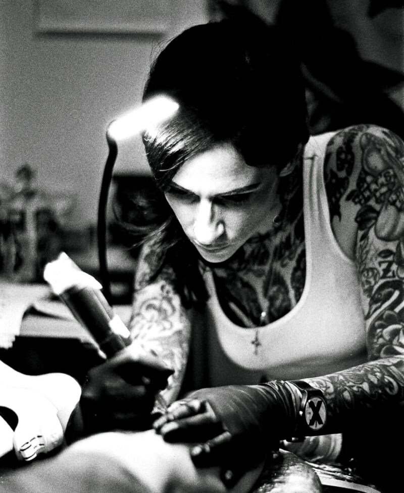 Broken hearts and daggers in the Traditional stories on skin by Gaia