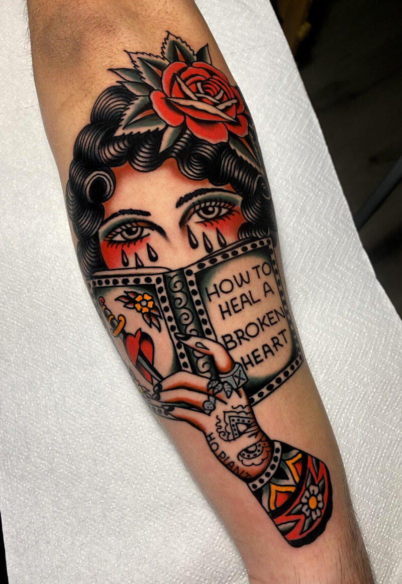 Broken hearts and daggers in the Traditional stories on skin by Gaia