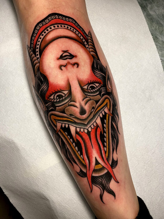 Broken hearts and daggers in the Traditional stories on skin by Gaia