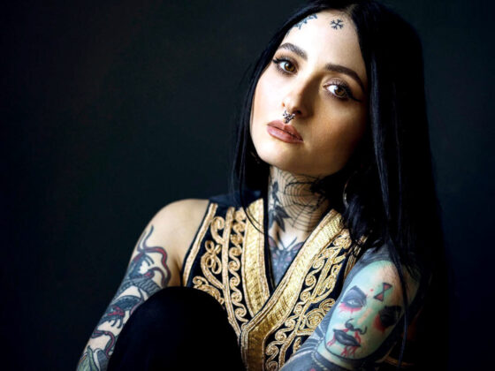 Cover girl: Sofa Oblina