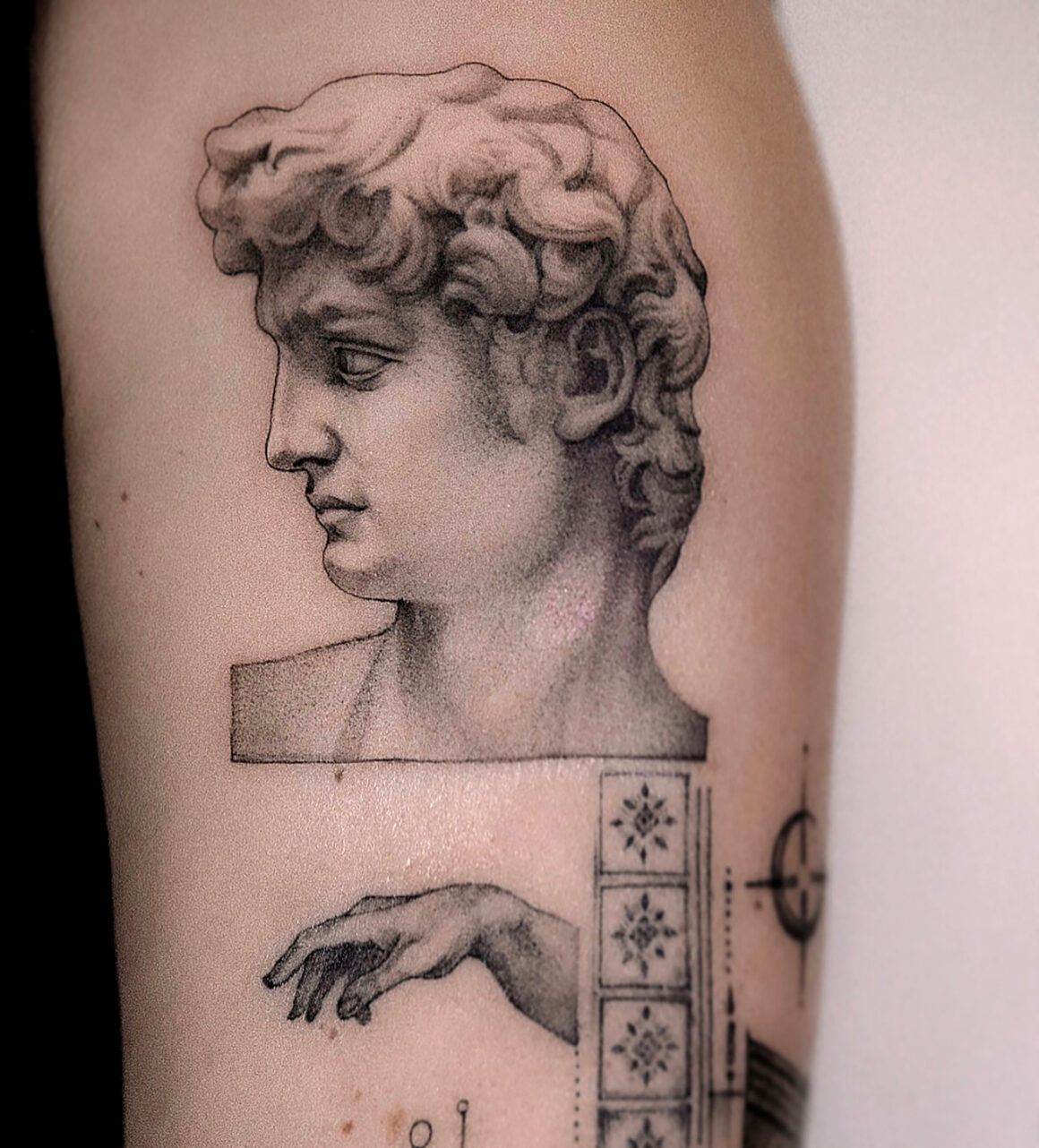 Tattoo by Alena Zozulenko, @zozutattoo