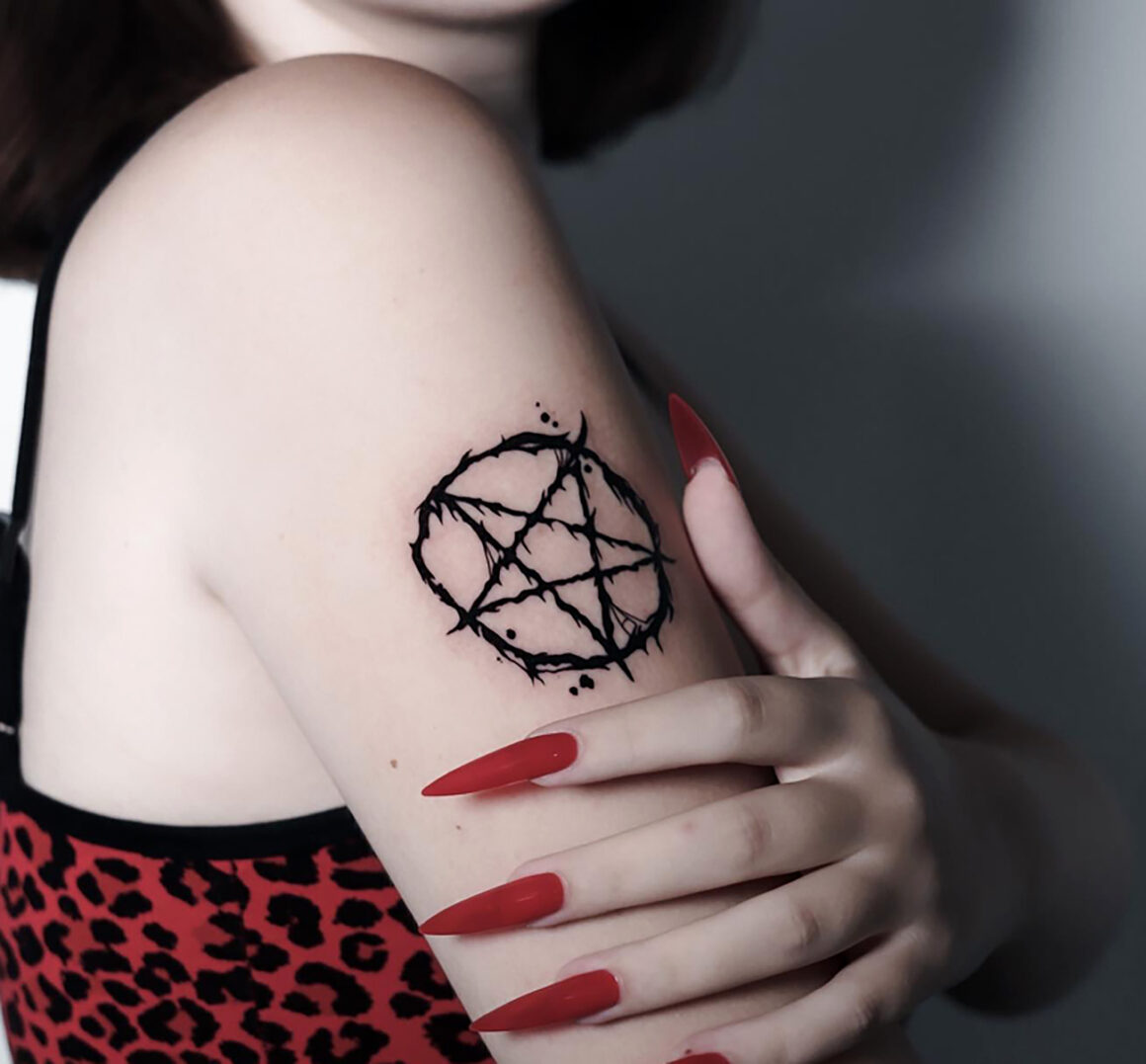 Tattoo by Kate, @noita.tattoo