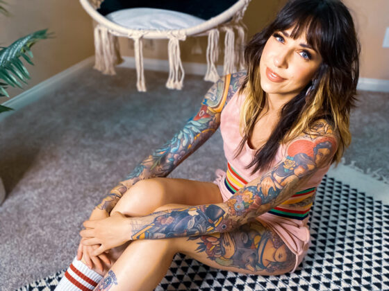 Devie, tattoo model,@deviedowner_gamer