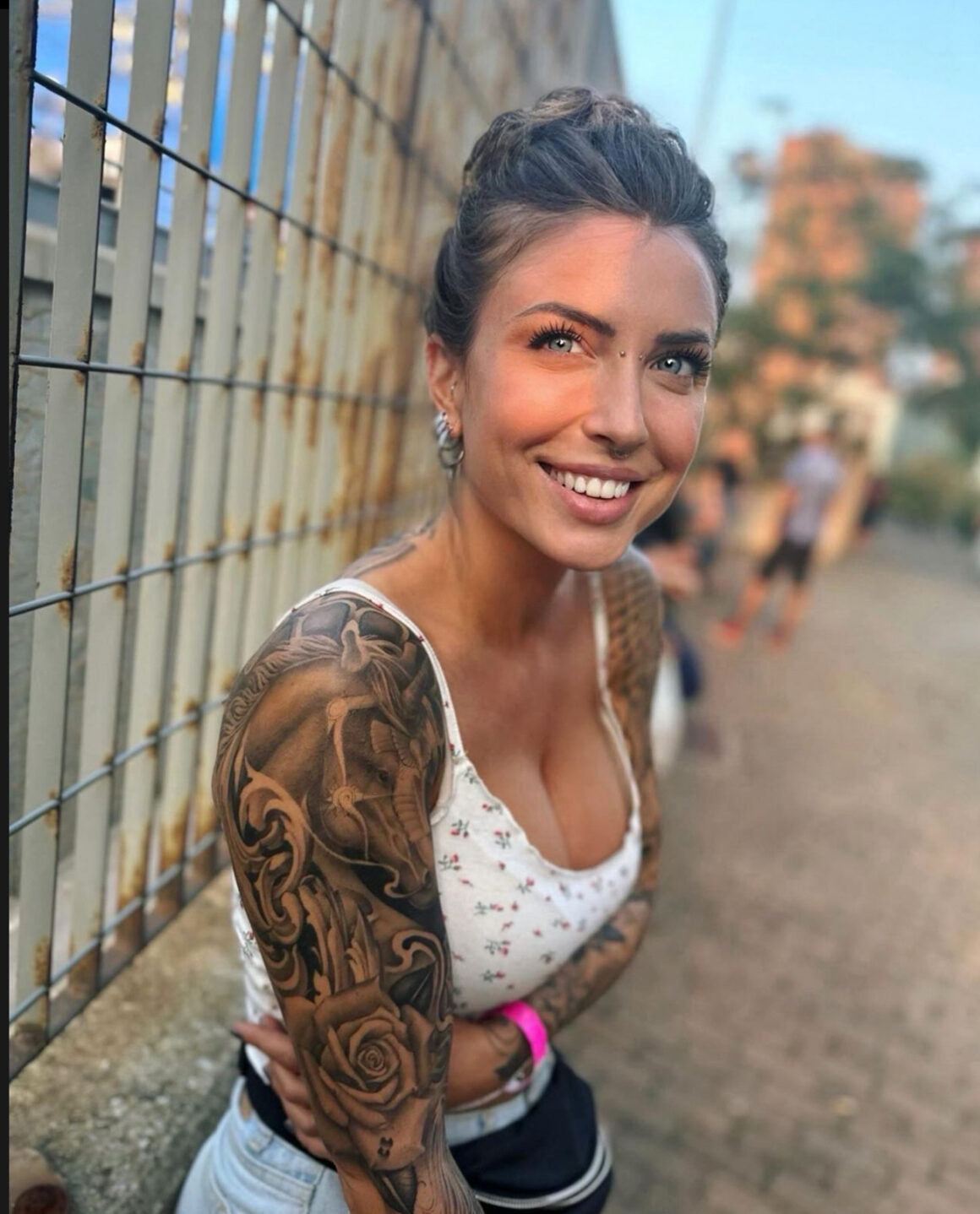 Elisa Snippop, modèle de tatouage, @elisa.extrait