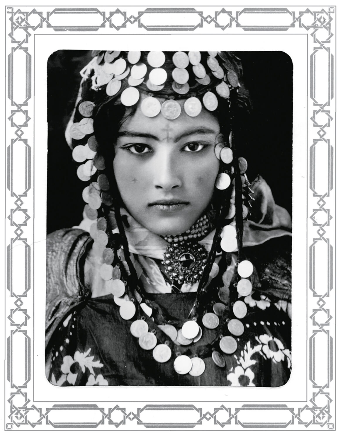 Danseuse de la tribu Ouled Nail - photo de Lehnert et Landrock (Rudolf Franz Lehnert (1878-1948), Ernst Heinrich Landrock (1878-1966))