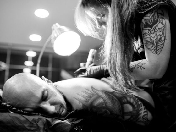 Evi Savva, tattoo artist, @evi.sv