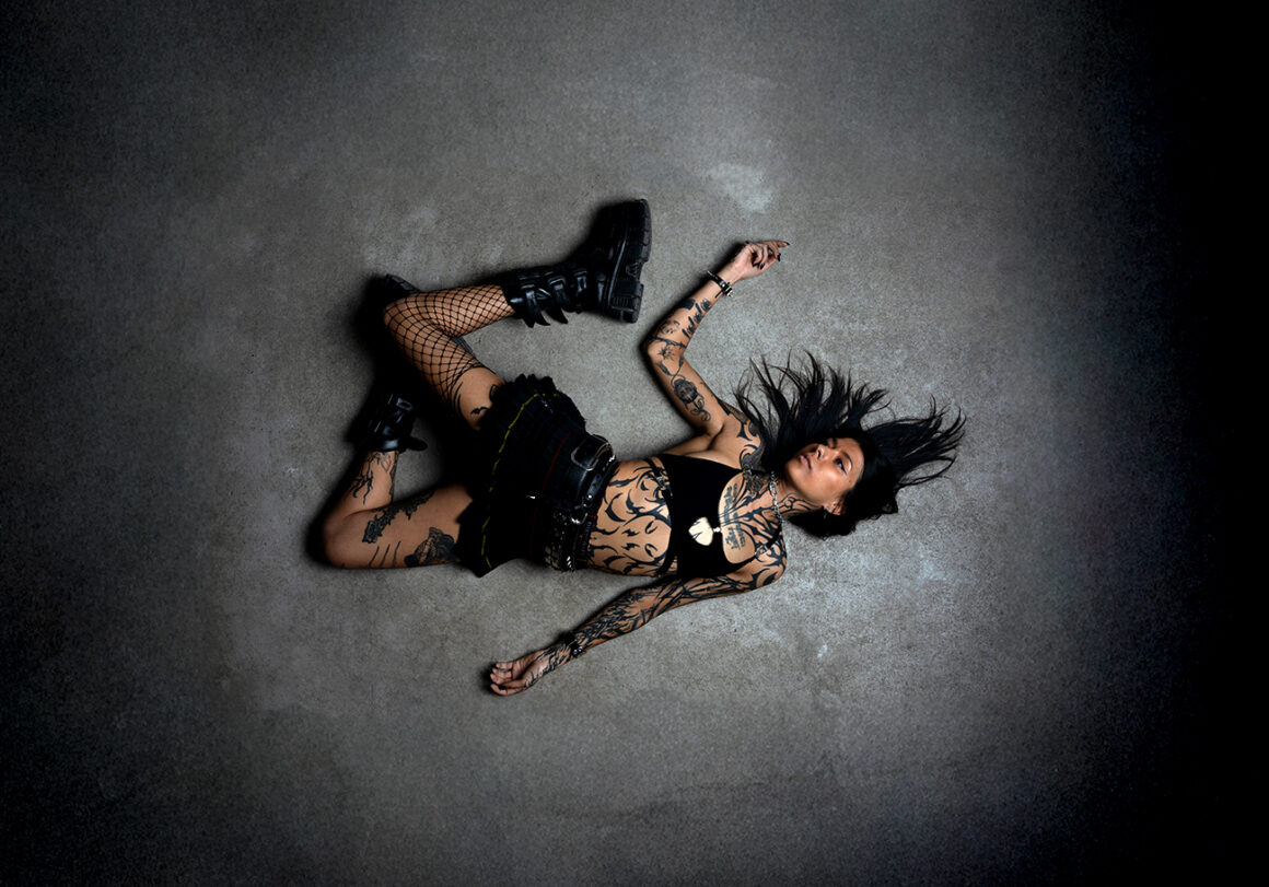 Tattoo artist Julie KWR, @juliekwr.tattoo body concept tattoo from neck to upper legs RA @khrm.ttt