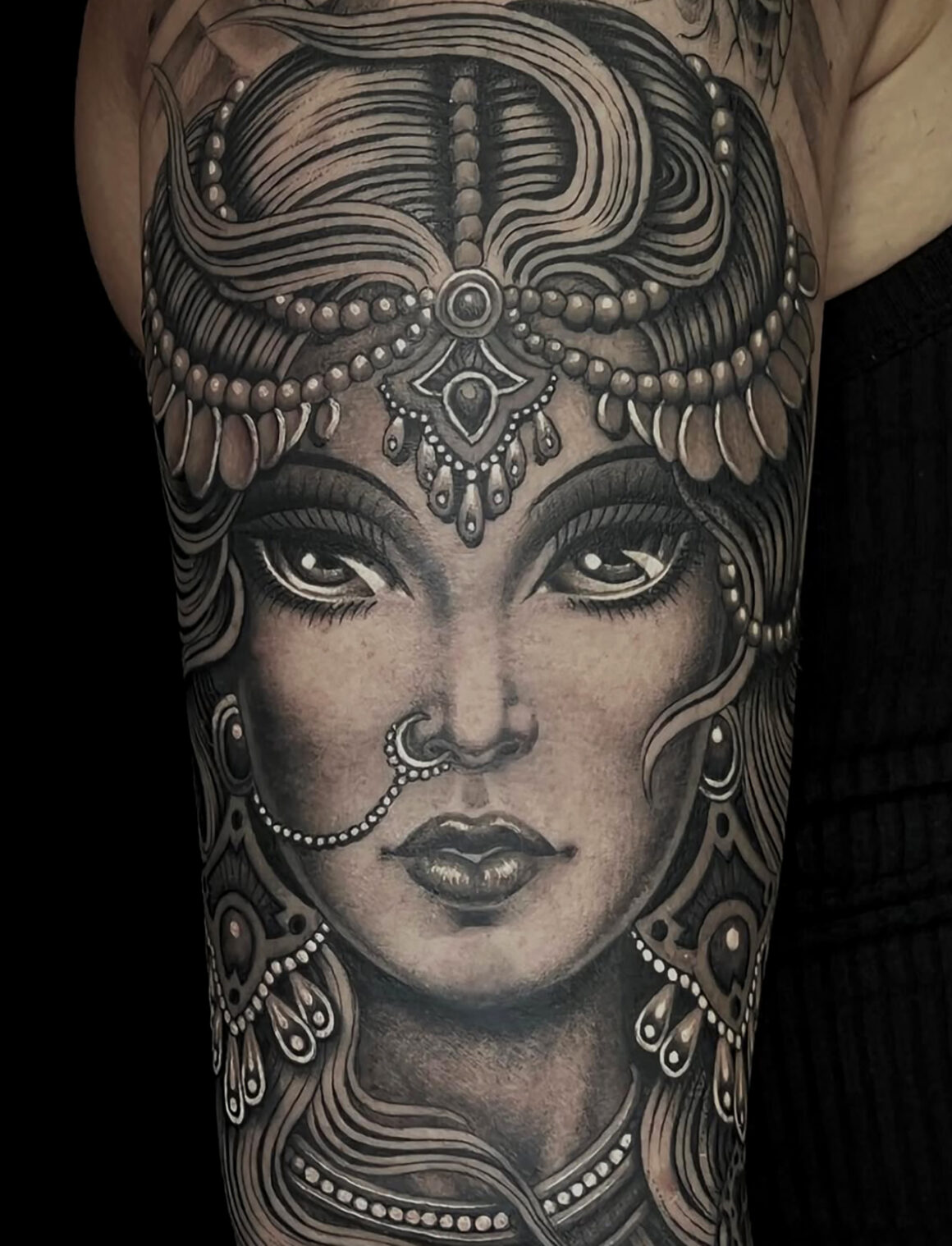 Tattoo by Valerie Vargas, @valeriemodernclassic