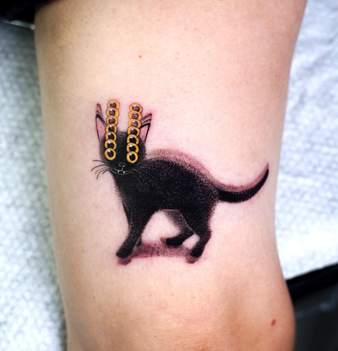 Tattoo by Yoon, @yoonneedle