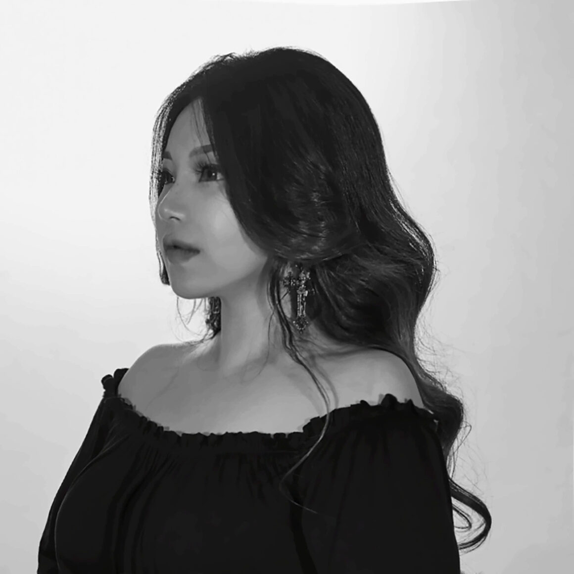 La tatoueuse Mira Noh, @tattooel_light