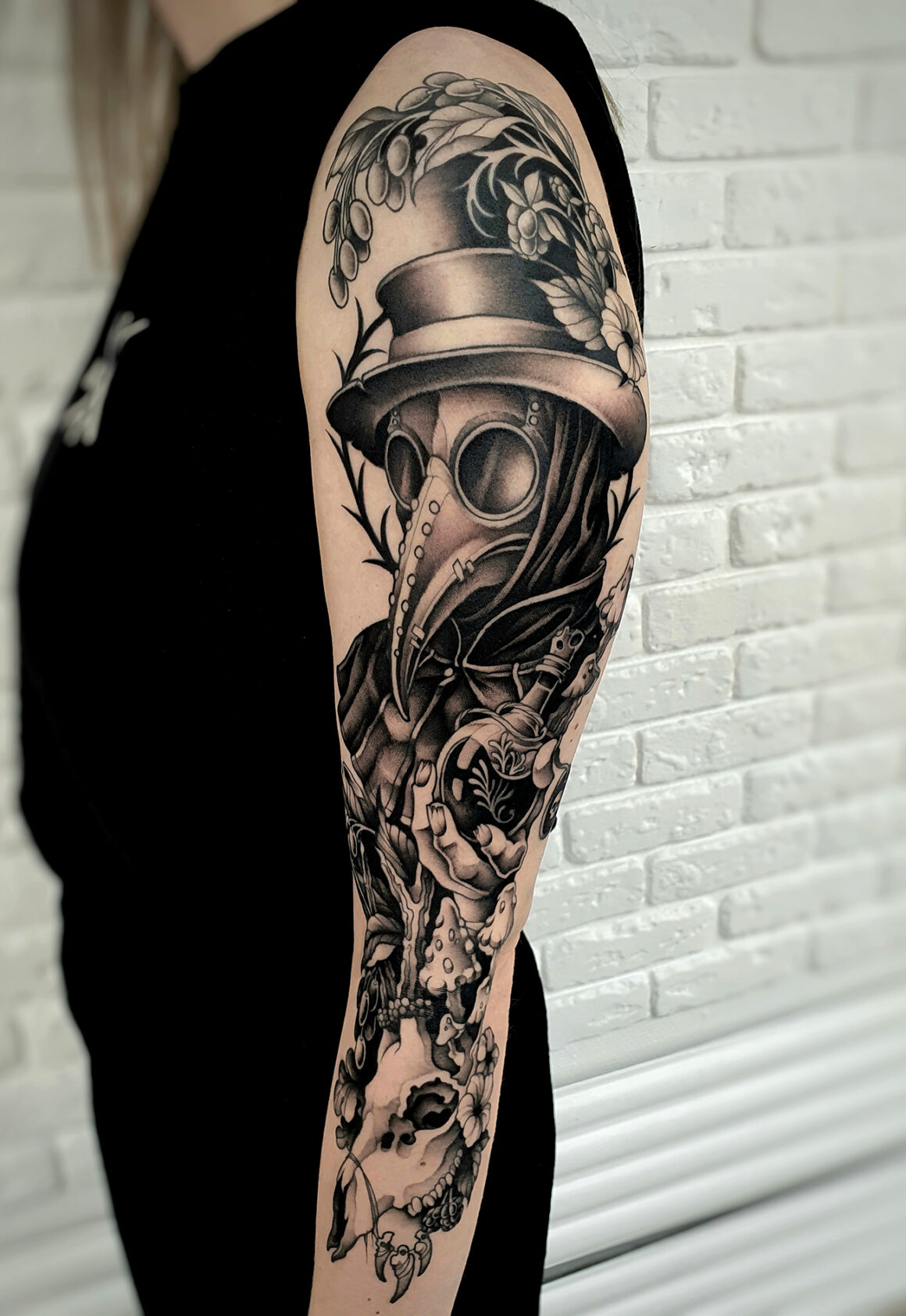 Tatouage par Léonie Leutnier, @lelow.art