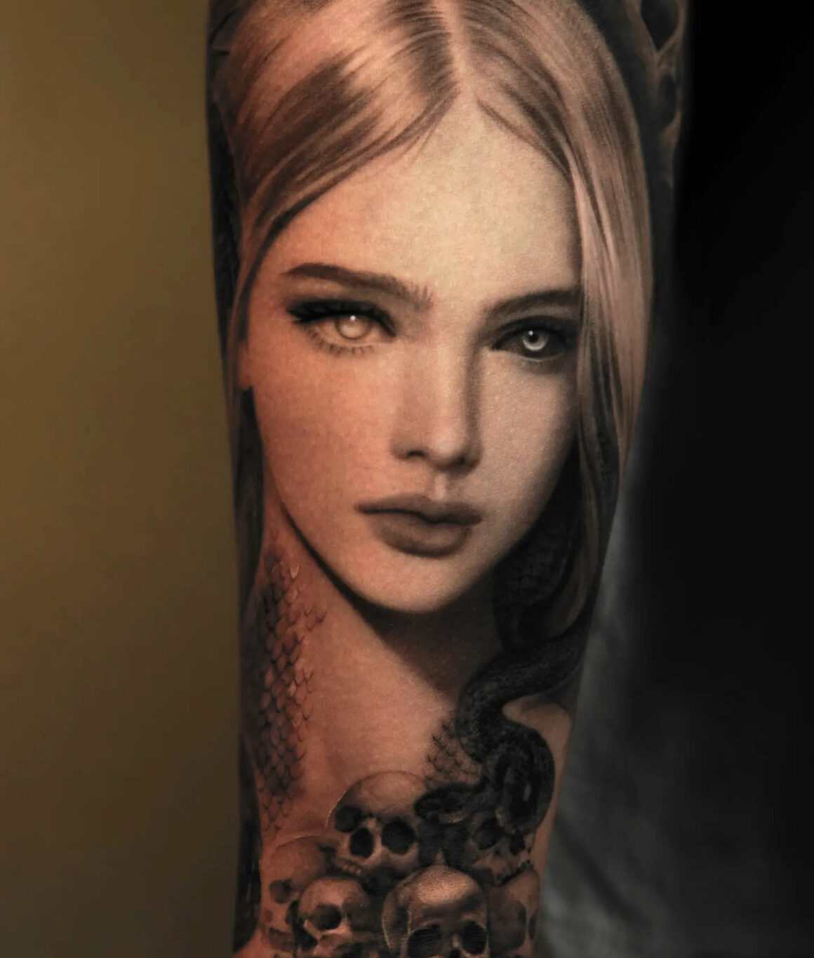 Tatouage par Mira Noh, @tattooel_light