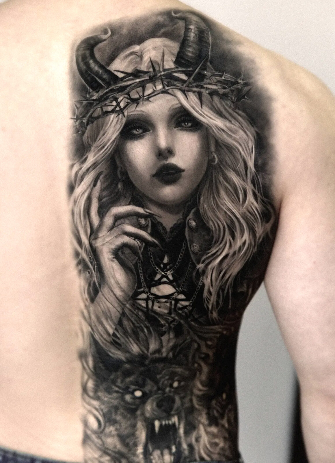 Tatouage par Mira Noh, @tattooel_light