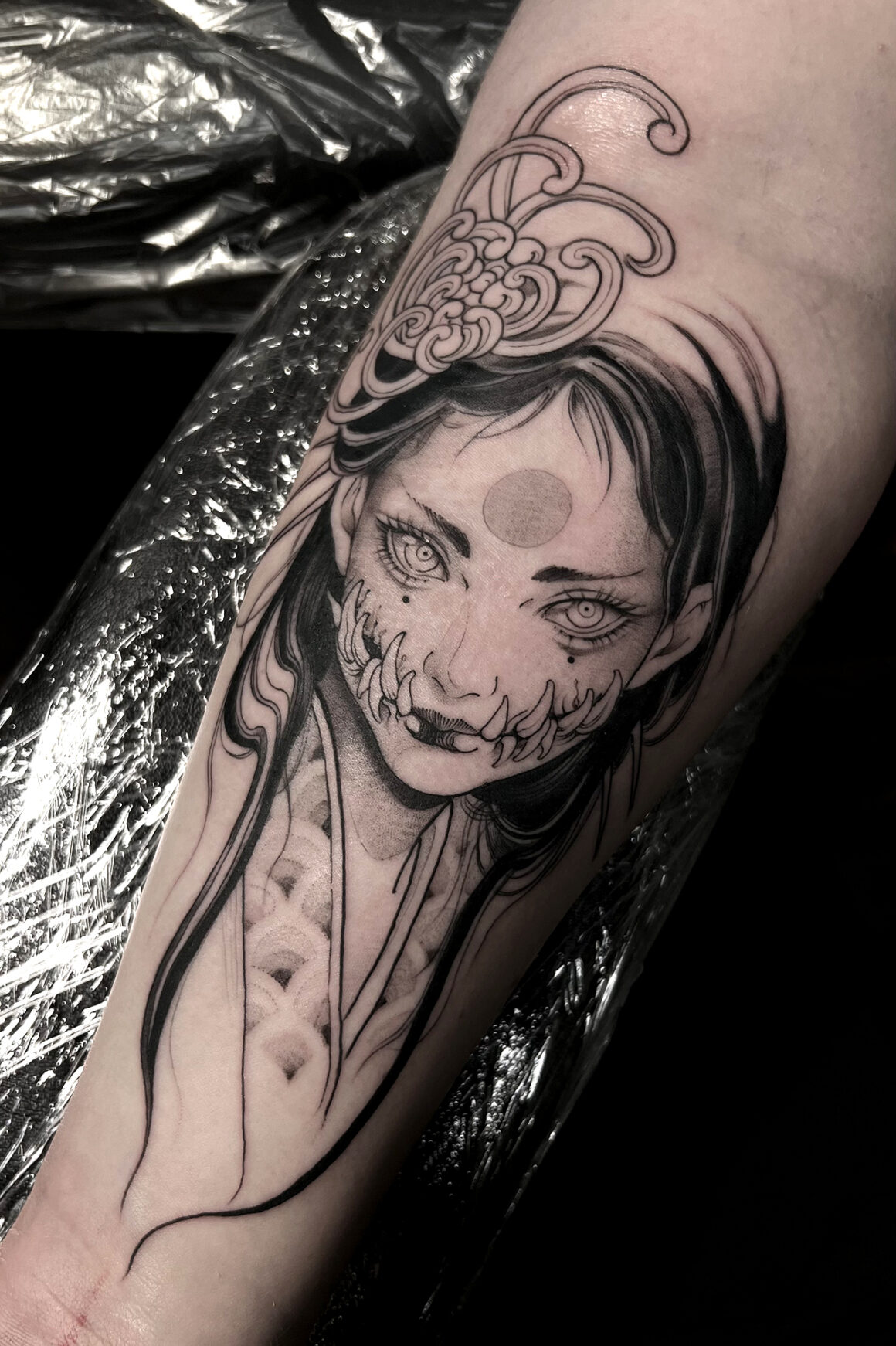 Tattoo by Sakura, @sakuratattoos