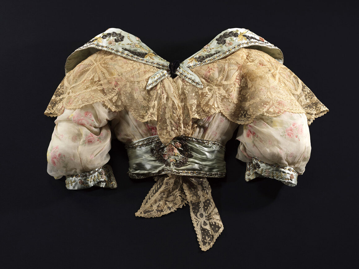 Jacques Doucet, corset crée pour Cléo de Mérode, vers 1900