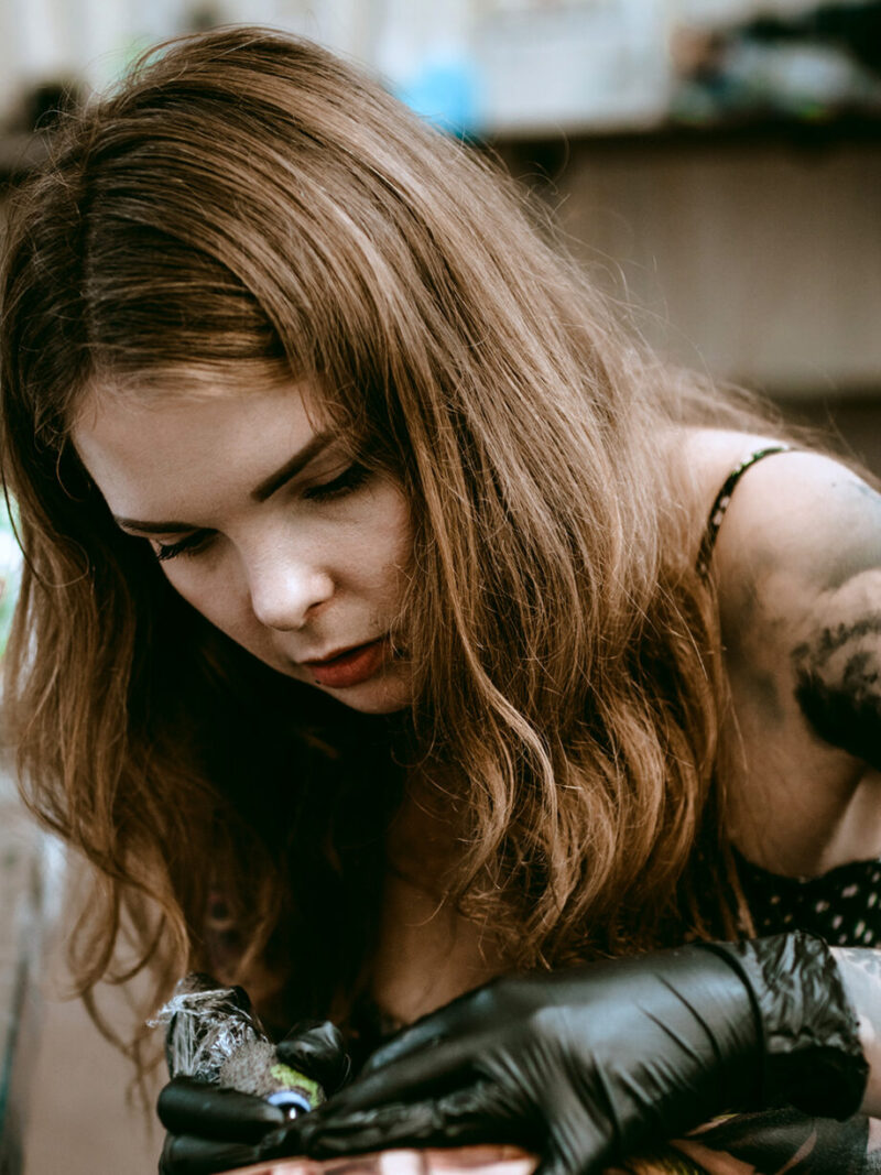 Tattoo artist Sandra Daukshta, @sandradaukshtatattoo