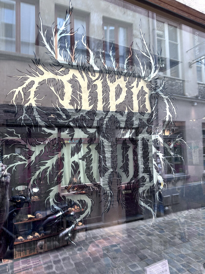 Dieprood Tattoo Shop, ph by Jan van Endert, @dieprood ph. @collectorofskulls