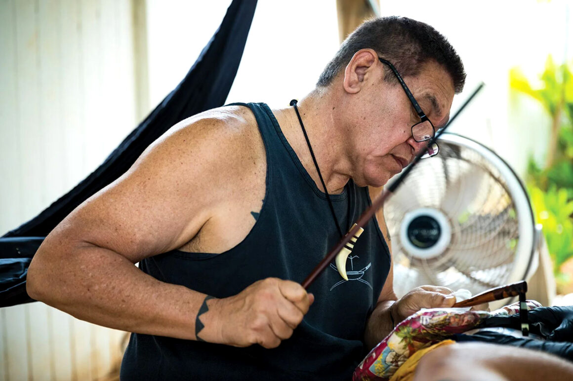 Tattoo artist Sulu'ape Mälama, @suluape_keone