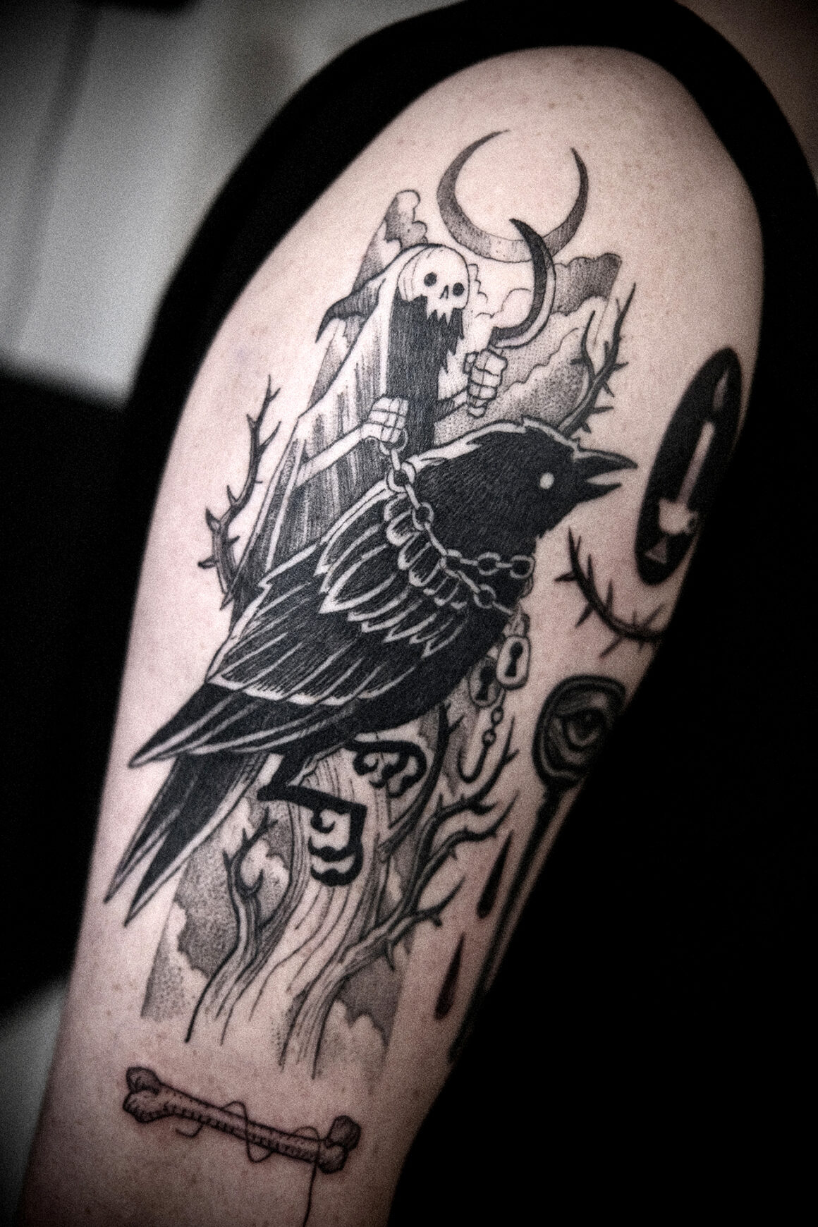 Tattoo by Sebastian Skrobol, @sebastian_graves_